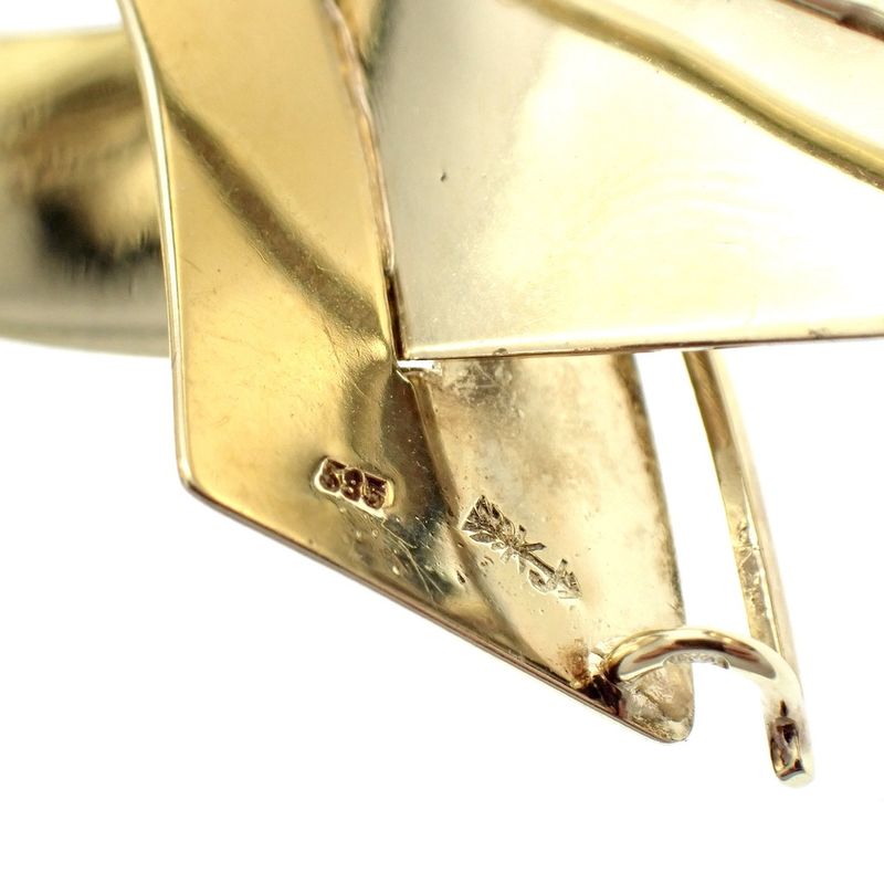 Image 4 of Tricolor gold brooch as ribbon