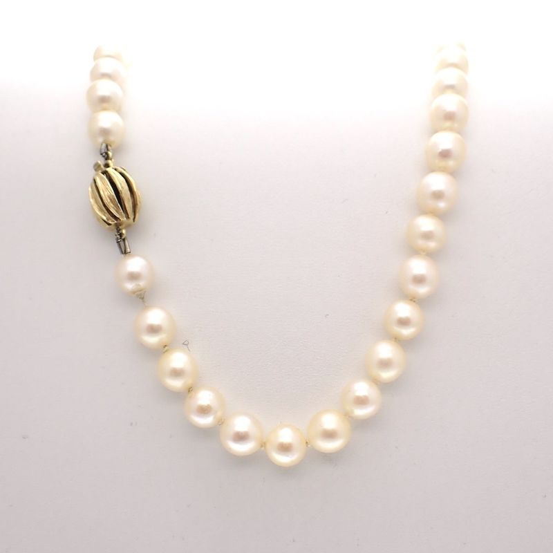 Image 4 of Antique pearl necklace with gold clasp