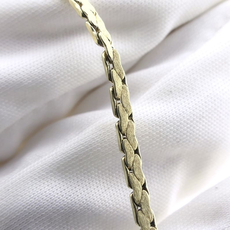 Image 5 of Gold necklace with fixed pendant of opal and diamond 0.28 ct.