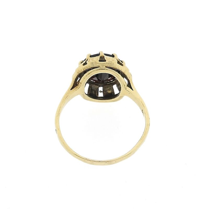 Image 3 of Gold ring with garnet stone | Vintage