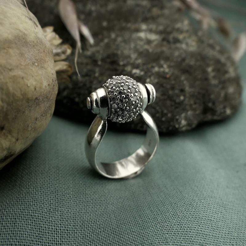 Image 2 of Silver rotating women's ring with zirconia | BIBA