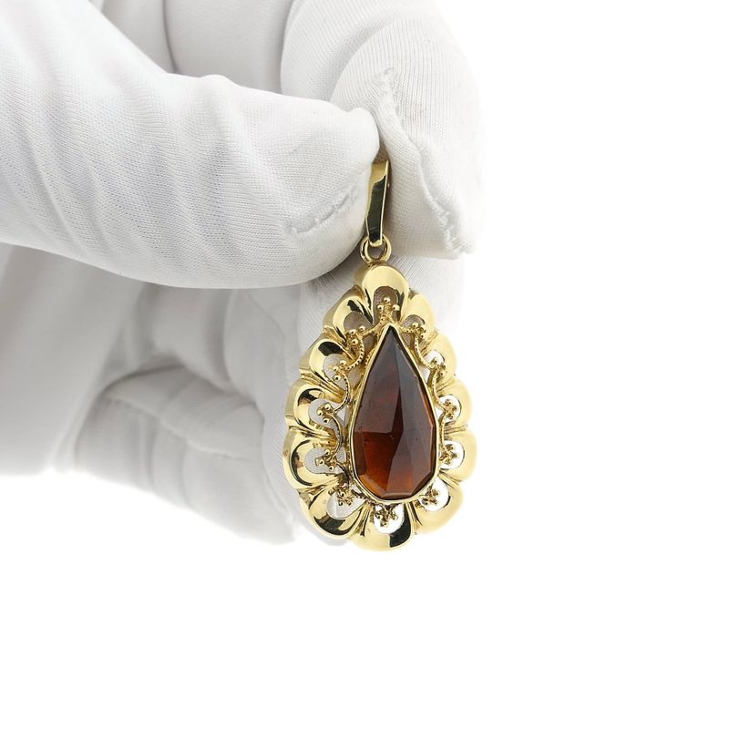 Image 9 of Vintage gold pendant with garnet