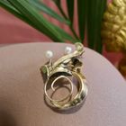 Image 2 of Gold brooch with pearl