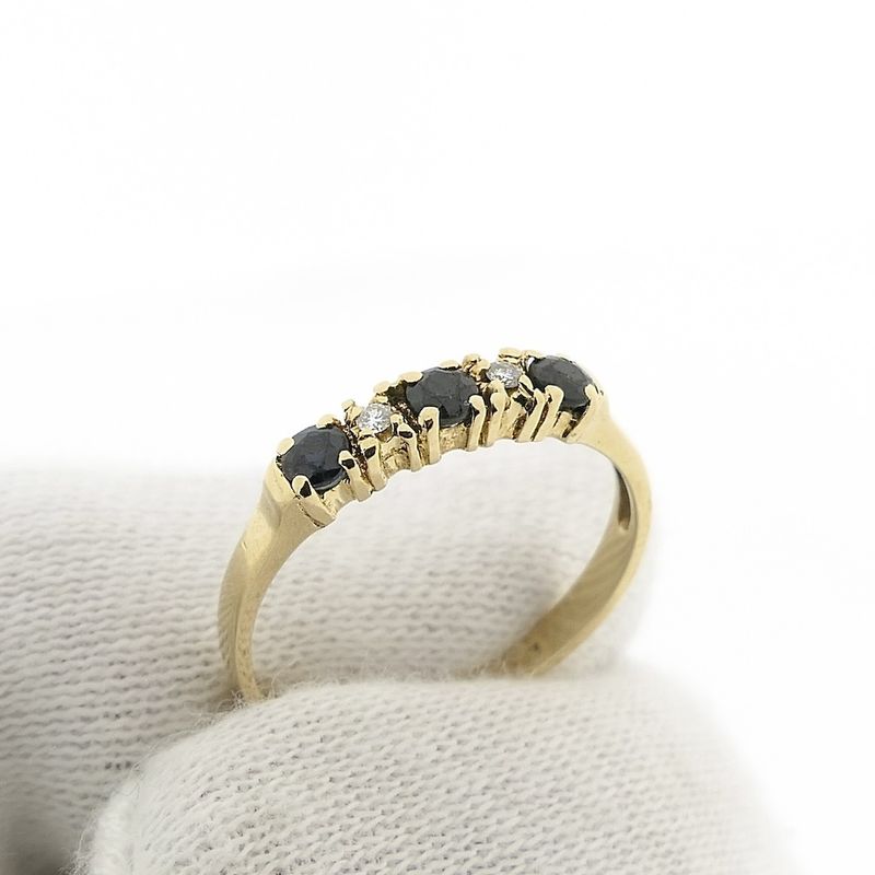 Image 7 of Gold ring with diamond and sapphire | 0.05 ct.