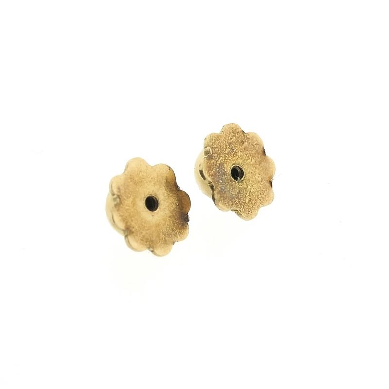 Image 5 of Gold stud earrings with pearl