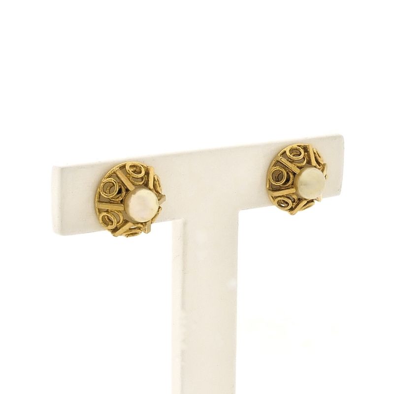 Image 3 of Gold stud earrings with pearl