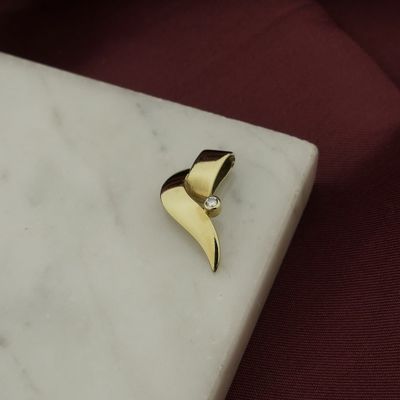 Image 2 of Vintage gold pendant with diamond | 0.04 ct.