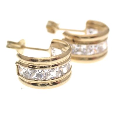 Image 2 of Gold semicircular stud earrings with alliance zirconia