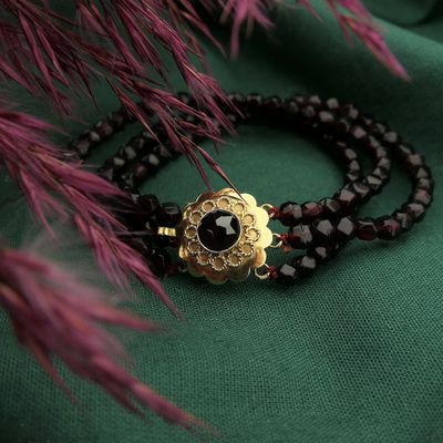 Image 2 of Antique glass bead bracelet with gold clasp; 16 cm