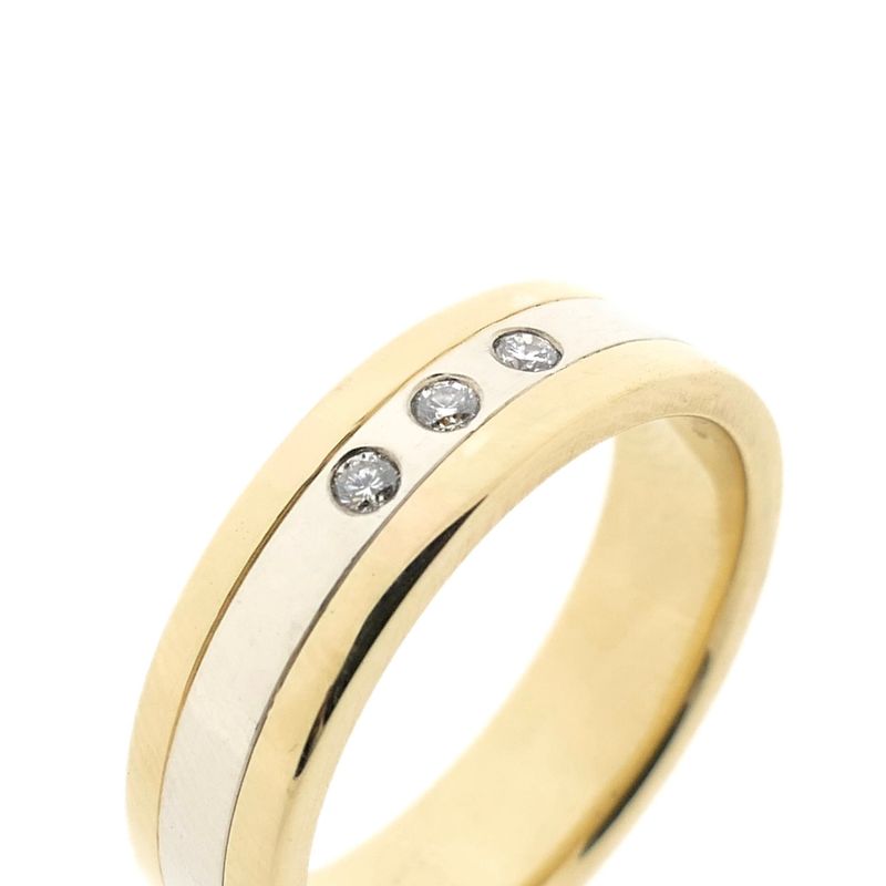 Image 3 of Bicolor gold ring with diamond; 0.09 ct.