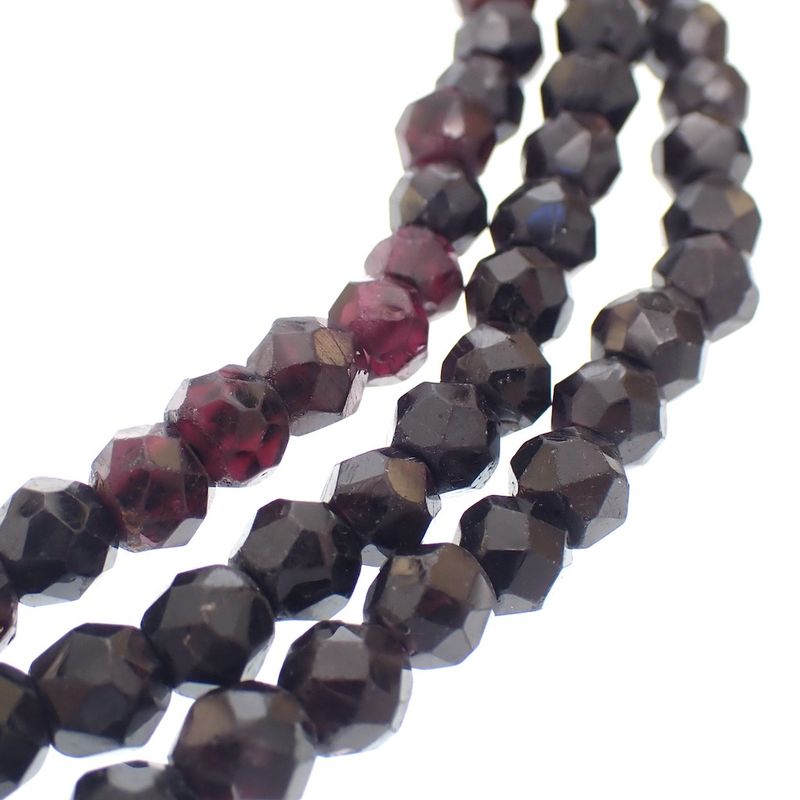 Image 6 of Vintage garnet bead necklace with gold ornamental clasp | 39 cm