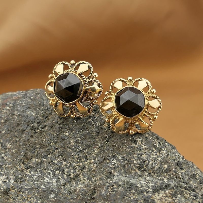 Image 2 of Gold floral stud earrings with garnet