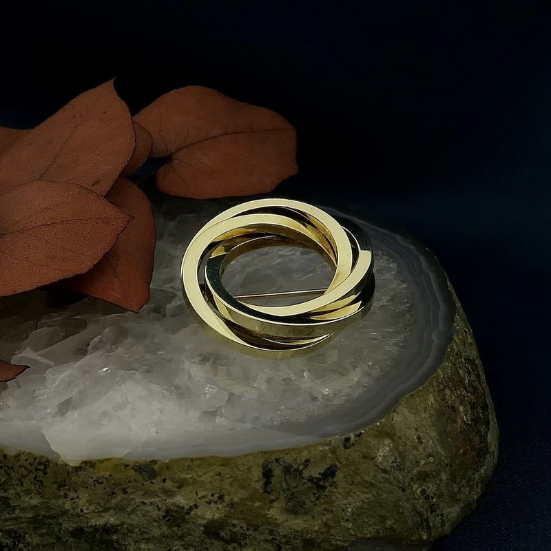 Image 2 of Vintage gold dynamic brooch