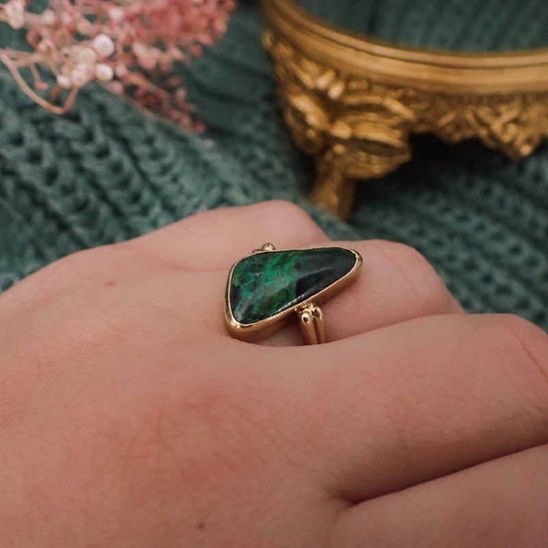 Image 4 of Gold ladies ring with malachite