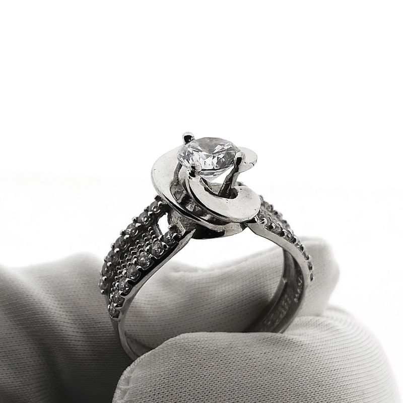 Image 7 of White gold ring with zirconia stones