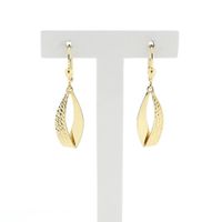 Gold earrings with pattern