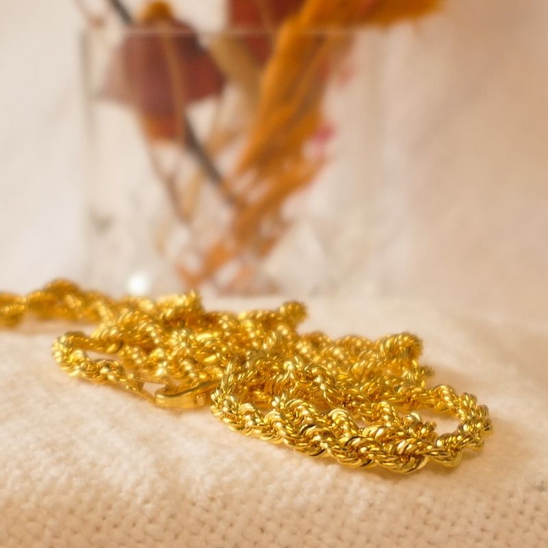 Image 2 of 18K Gold Twisted Link Chain | 51.5 cm