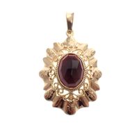 Vintage gold pendant with garnet; Filigree technique