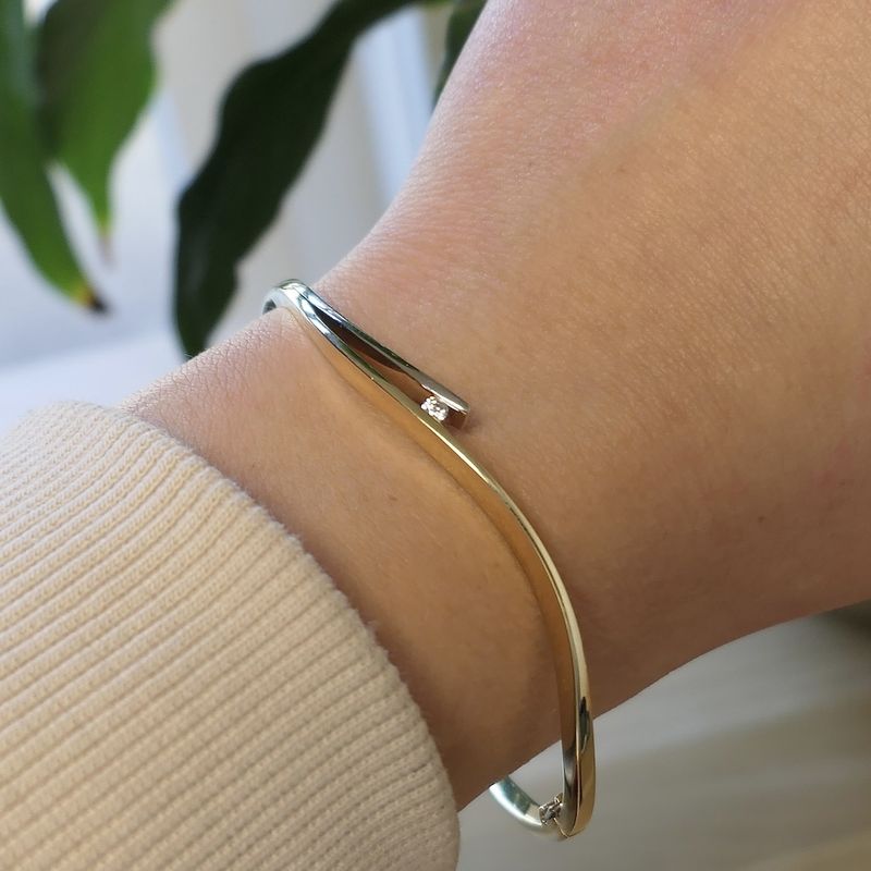 Image 8 of Two-tone gold bangle; Size M
