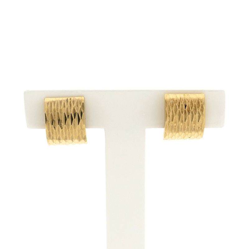 Image 1 of Gold stud earrings with pattern
