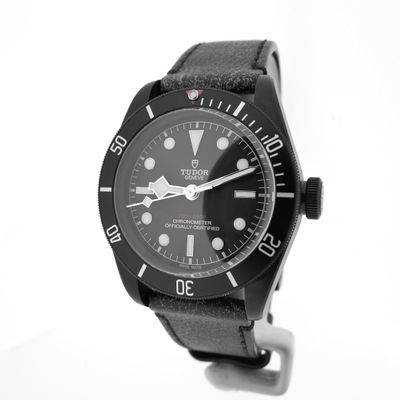 Tudor Black Bay Dark 79230DK; Automatic men's watch Image 2 of Tudor Black Bay Dark 79230DK; Automatic men's watch