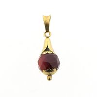 Gold pendant with garnet | Vintage
