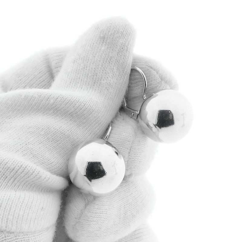Image 2 of Silver earrings with balls