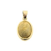 Gold pendant with pattern