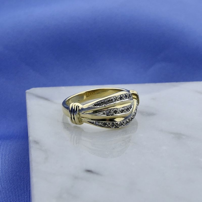 Image 8 of Gold ring with diamonds; 0.105 ct.
