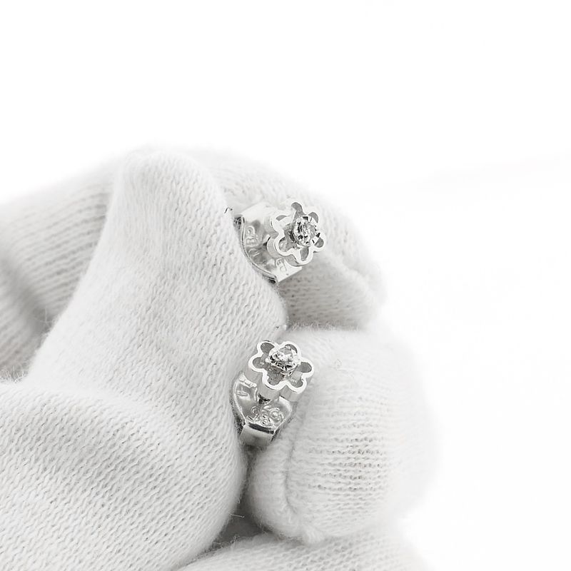 Image 7 of White gold stud earrings with diamond | 0.02 ct.