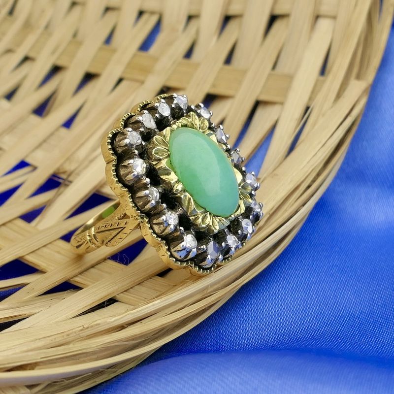 Image 7 of Gold Victorian ring with jade and rose-cut diamonds; approx. 0.32 ct.