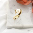 Image 2 of Gold ring with pearl