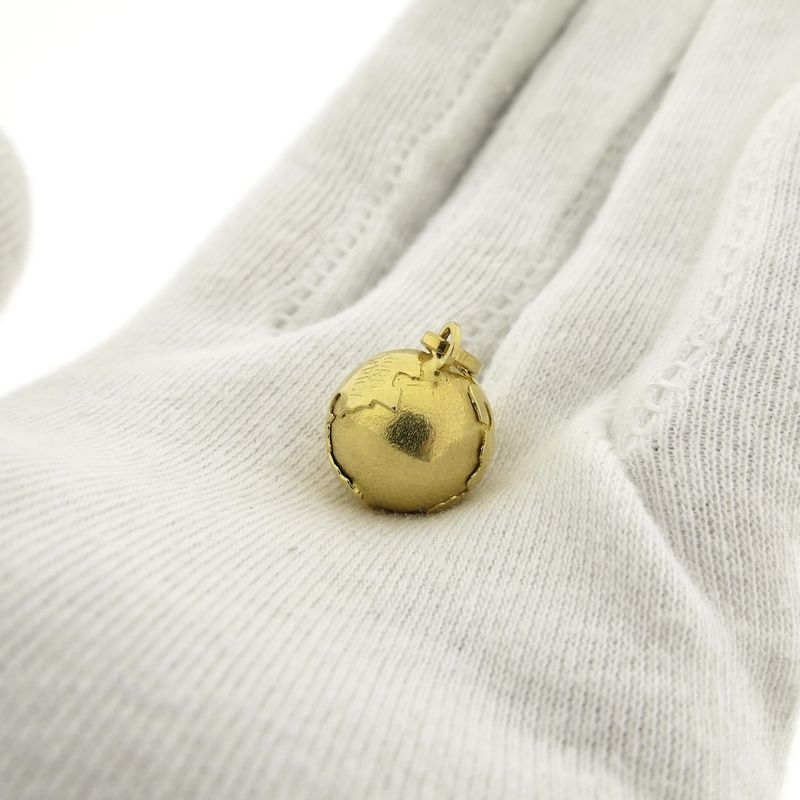 Image 6 of 18 carat gold globe pendant