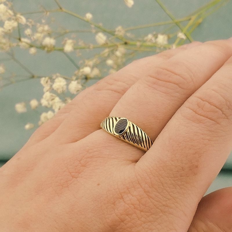 Image 4 of Gold ring with sapphire