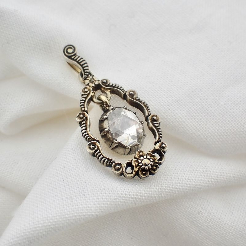Image 4 of Antique/vintage gold pendant with diamond | Approx. 1.00 ct.