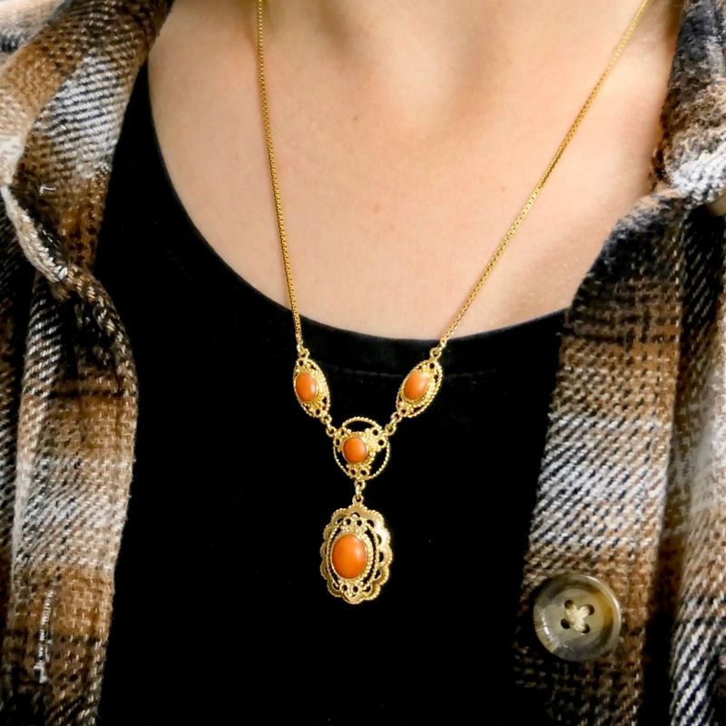 Image 10 of Antique gold Venetian link chain with fixed pendant and blood coral