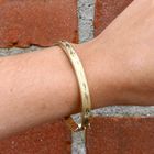 Afbeelding 9 van Gouden slavenarmband met gravures; Maat M/L