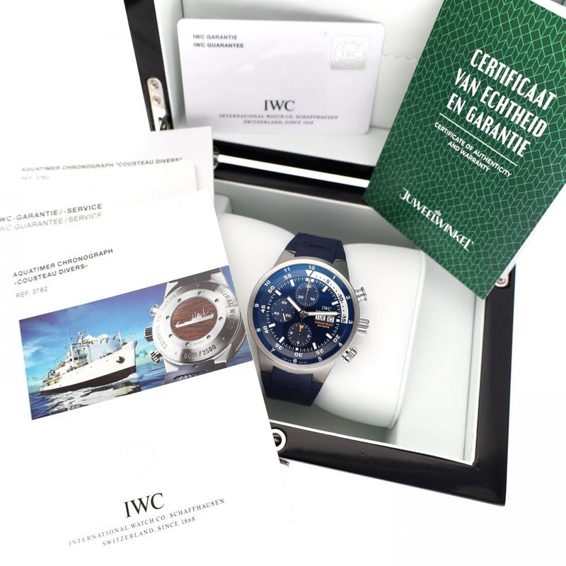 Afbeelding 14 van IWC Aquatimer Chronograph 'Tribute to Calypso Cousteau Divers' IW3782; Limited Edition Heren Horloge
