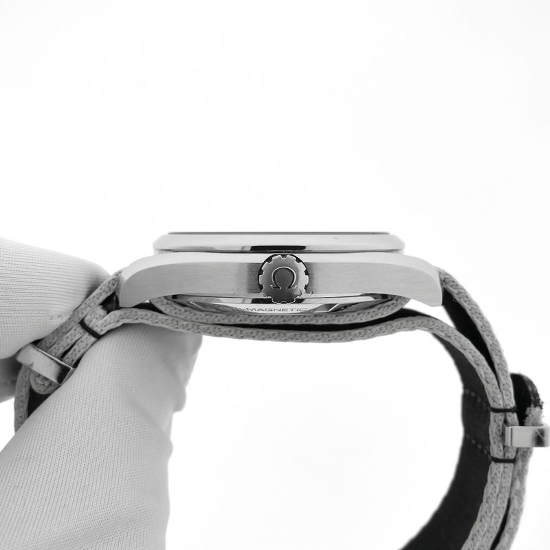 Image 5 of Omega Seamaster Aqua Terra 'Anti Magnetic' 150M 231.12.42.21.01.002; Automatic men's watch