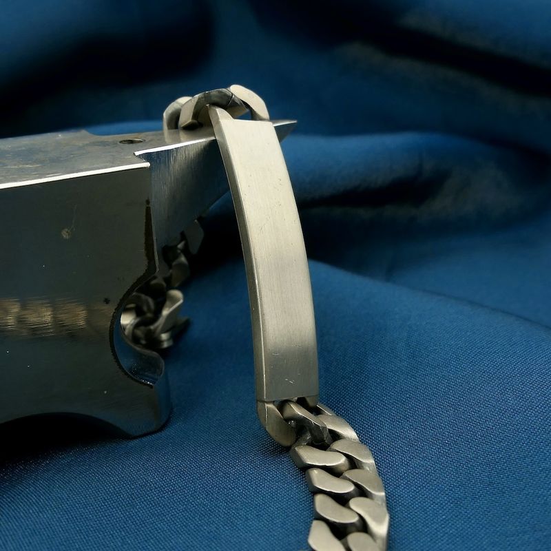 Image 11 of Silver robust gourmet link bracelet with engraving plate