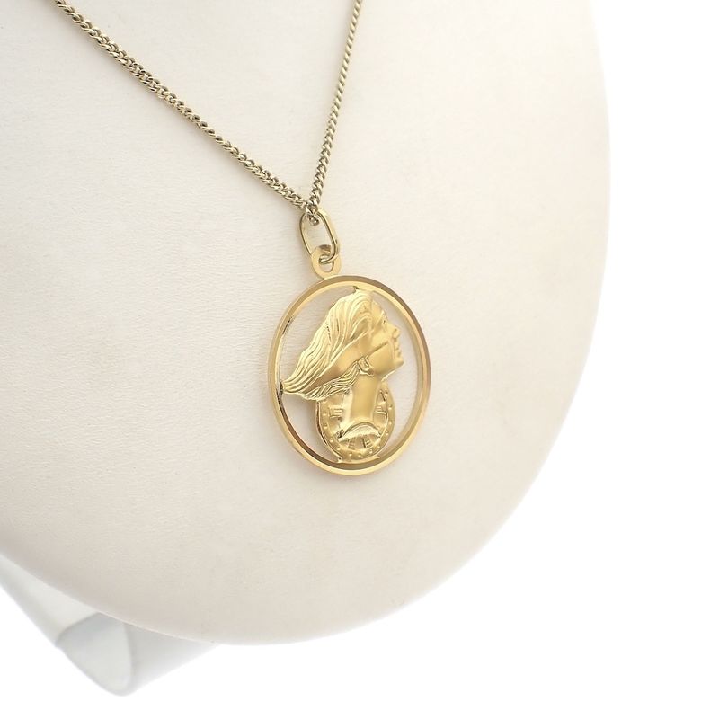 Image 2 of 18 carat gold pendant of the Roman goddess Fortuna