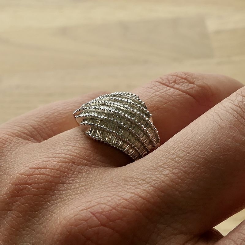 Image 7 of Gold pavé ring with diamonds; 1.31 ct.