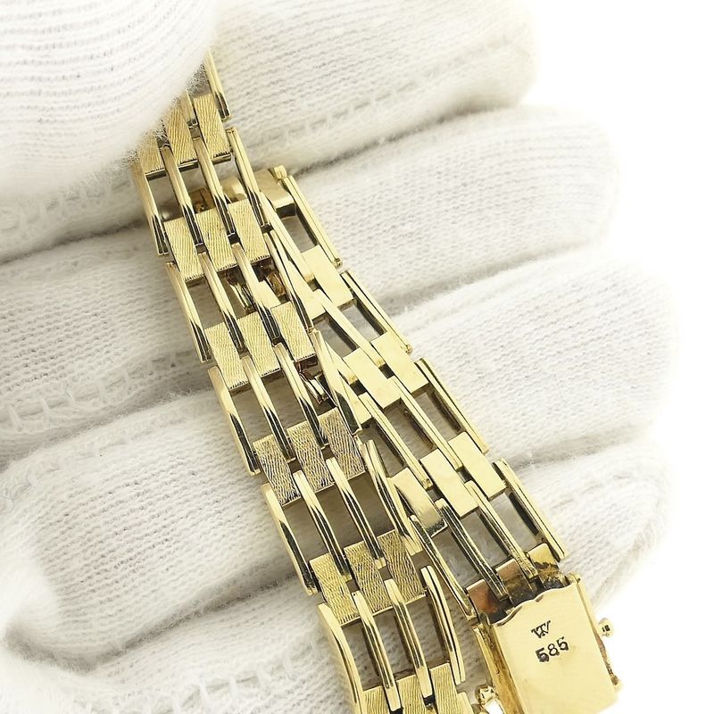 Image 7 of Gold fantasy/tank link bracelet | 17.5 cm