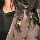 Image 4 of Gold lapel pin, tie pin | Horse and horseshoe