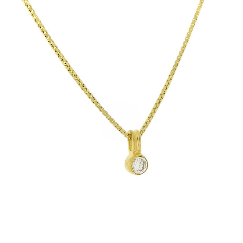 Image 7 of 18 carat gold pendant with zirconia
