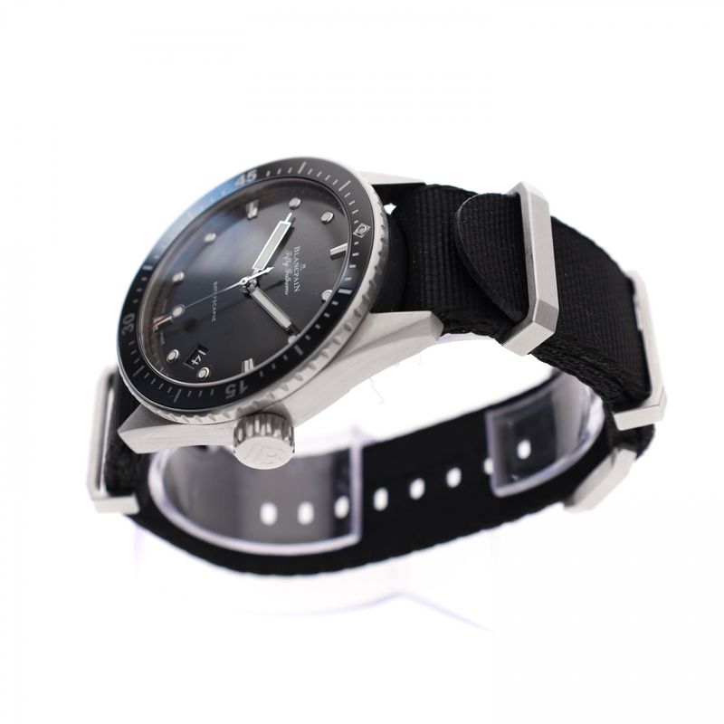 Afbeelding 5 van Blancpain Fifty Fathoms Bathyscape 5000-1110-NABA; Automatisch Heren Horloge