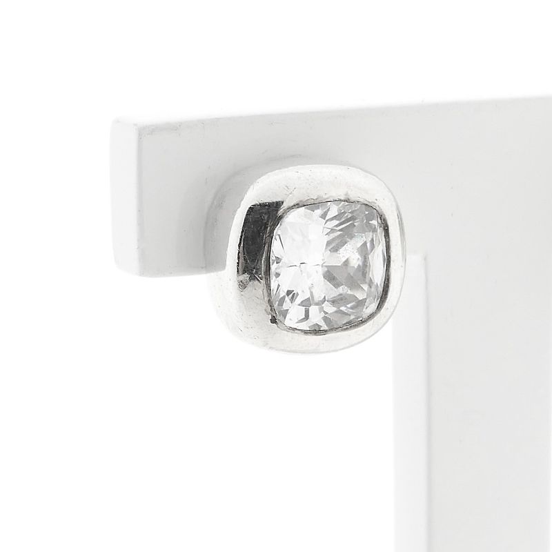 Image 2 of Silver stud earrings with zirconia