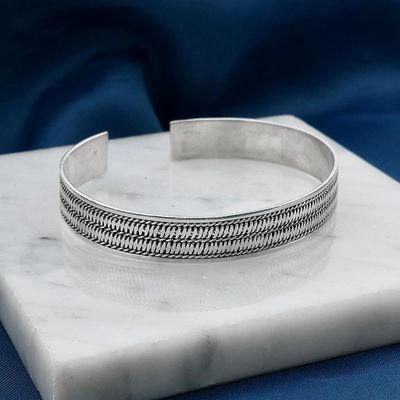 Image 2 of Silver Slave Bracelet with Rope Pattern; Size M
