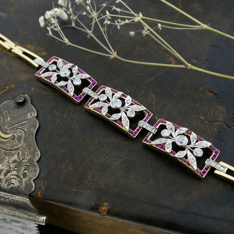 Image 2 of Gold link bracelet with ruby ​​and diamonds; 0.89 ct.