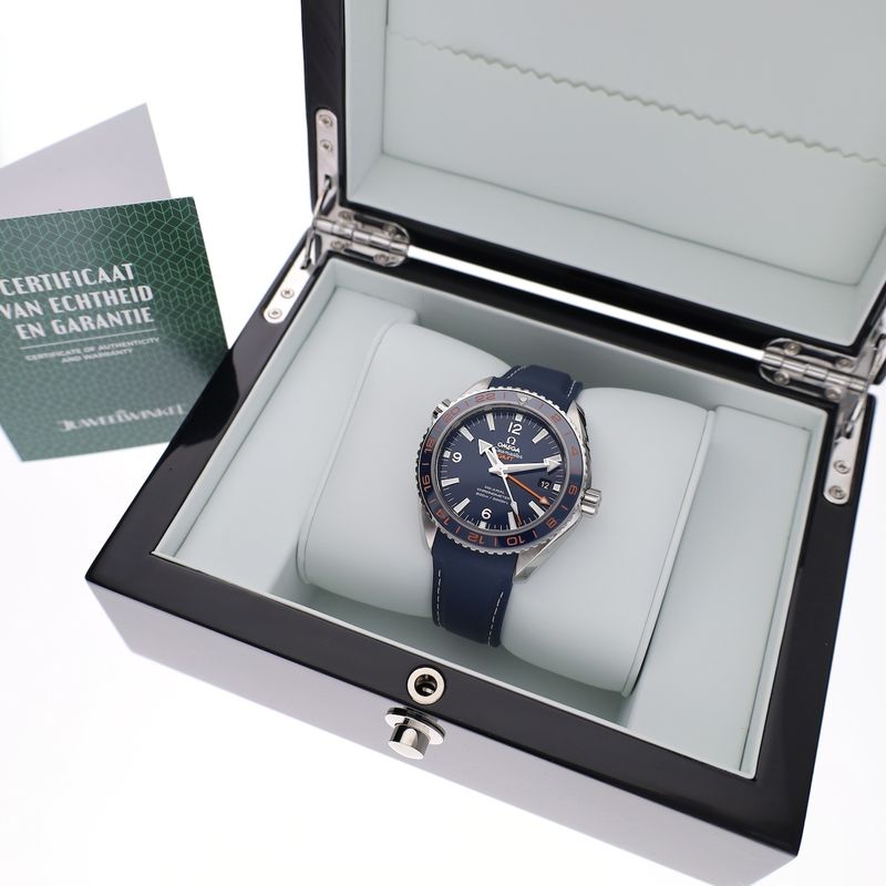 Image 4 of Omega Seamaster Planet Ocean GMT 232.32.44.22.03.001; Automatic men's watch